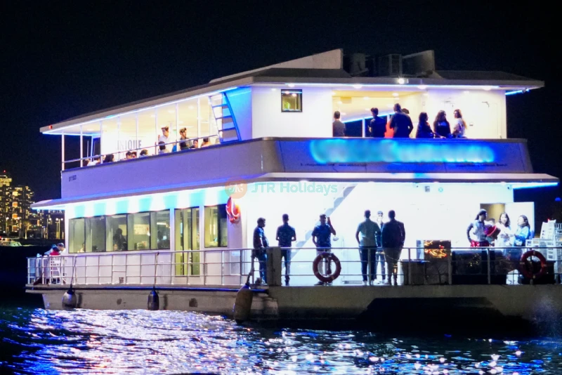 Cena en Crucero en Barco de Cristal Marina - Image 6 of 6