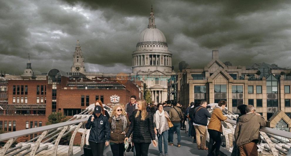 Harry Potter Evening Tour with Boat Ride in London - Magical Walking Adventure - JTR Holidays - Image 1 of 5