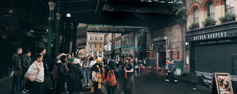 Harry Potter Evening Tour with Boat Ride in London - Magical Walking Adventure - JTR Holidays - Image 3 of 5