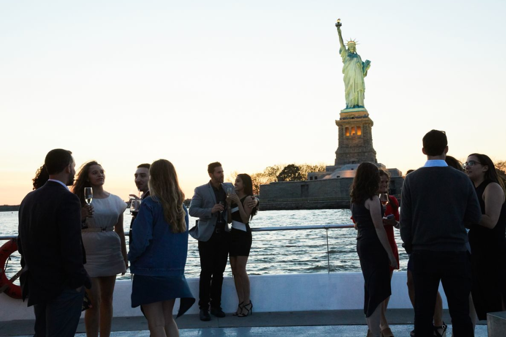 Bateaux New York Premier Plus Dinner Cruise - Image 9 of 9