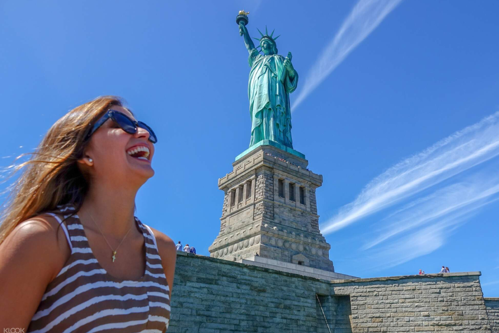 Geführte Tour zur Freiheitsstatue und Ellis Island in New York - Bild 2 von 5