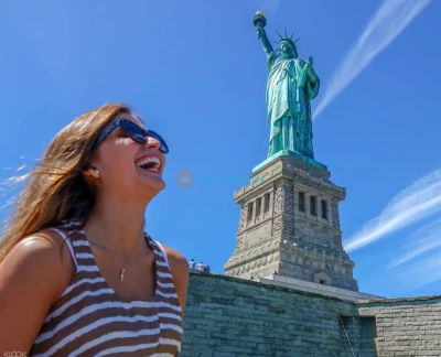 Tour Guiado de la Estatua de la Libertad y la Isla Ellis en Nueva York - Imagen 2 de 5