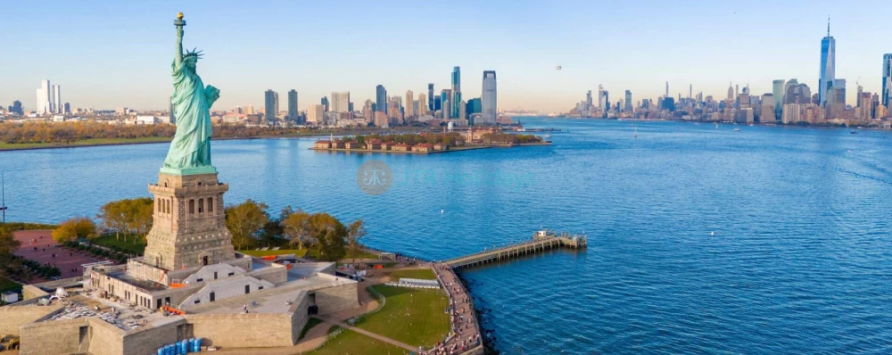 Statue of Liberty and Ellis Island - Guided Tour in New York - JTR Holidays - Image 4 of 5
