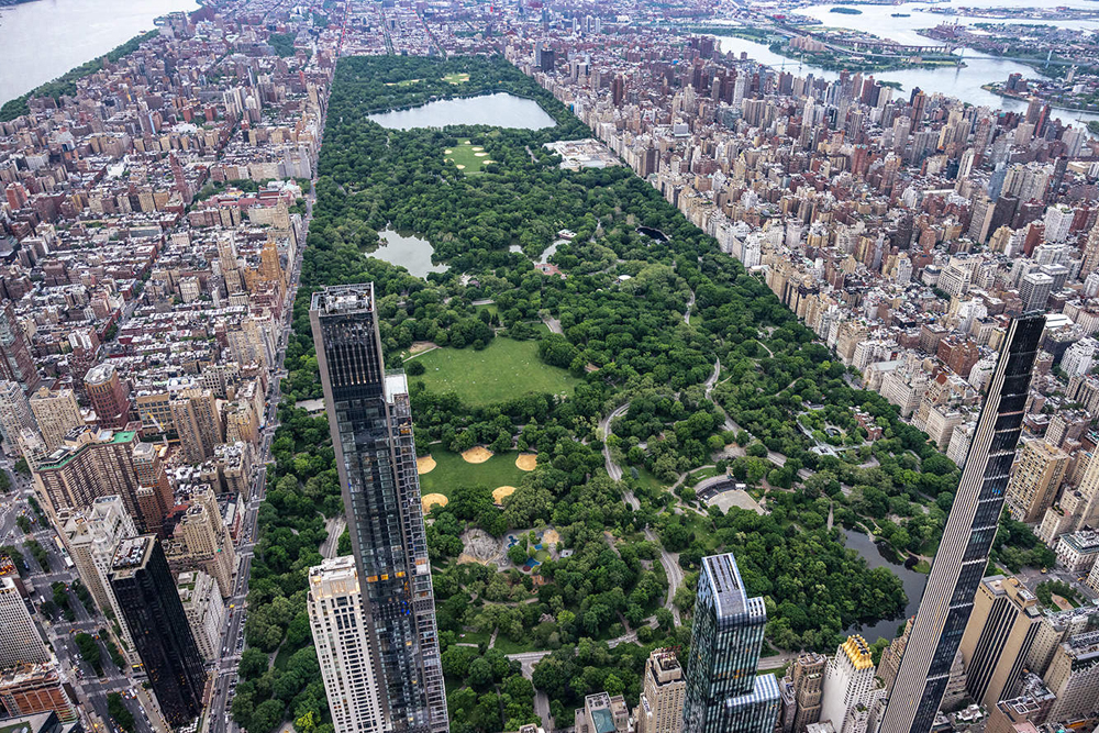 Tour Escénico en Helicóptero por la Ciudad de Nueva York desde Westchester - Disfruta de impresionantes vistas aéreas con el Tour Escénico en Helicóptero por la Ciudad de Nueva York desde Westchester. Vuela sobre monumentos icónicos como la Estatua de la Libertad, Central Park y el Empire State Building. Este tour en helicóptero por NYC ofrece una forma única de ver la ciudad, con opciones de vuelo de 30 o 45 minutos para vistas inolvidables del skyline. Perfecto para visitantes que desean explorar la Ciudad de Nueva York desde una nueva perspectiva. Tour Escénico en Helicóptero por la Ciudad de Nueva York desde Westchester - Imagen 5 de 5
