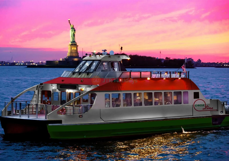 Esperienza Crociera al Tramonto alla Statua a New York