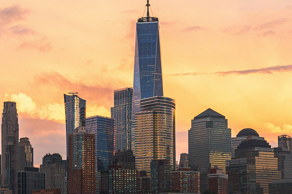 Experiencia de Crucero al Atardecer con Estatua en Nueva York - Disfruta del Crucero al Atardecer con la Estatua en Nueva York para vistas inolvidables de la Estatua de la Libertad, el skyline de Manhattan y el Puente de Brooklyn durante la hora dorada. Este crucero escénico de 1.5 horas al atardecer en la ciudad de Nueva York ofrece la manera perfecta de relajarse mientras disfrutas de monumentos icónicos desde el agua. Ideal para fotografía y turismo, el Crucero al Atardecer con la Estatua en NYC es una experiencia obligada para visitantes que desean ver la ciudad de una manera única y tranquila. Experiencia de Crucero al Atardecer con Estatua en Nueva York - Imagen 2 de 5