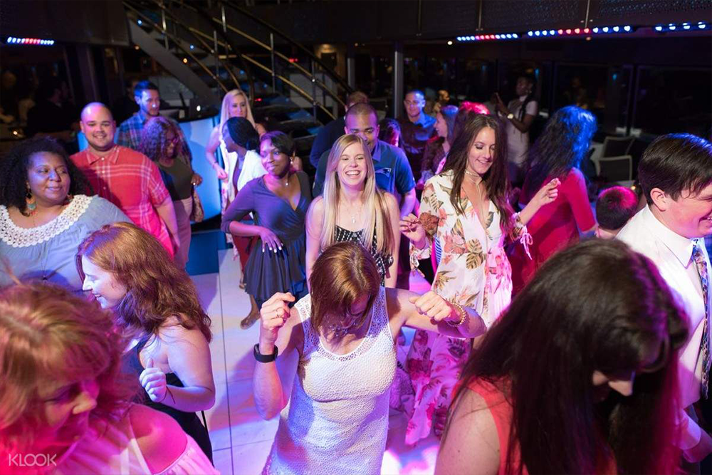 Brunch, Lunch, Or Dinner Buffet River Cruise In New York City - Enjoy a relaxing river cruise in New York City while having a tasty buffet meal. You can choose from brunch, lunch, or dinner depending on your schedule. As the boat sails along the river, you’ll see famous landmarks like the Statue of Liberty, Brooklyn Bridge, and the beautiful Manhattan skyline. The cruise offers a peaceful and scenic experience, perfect for couples, families, or friends. The food is freshly prepared and served in a spacious dining area on board. Whether you sail in the daytime or evening, the views are stunning. You can take photos, enjoy the music, and soak in the city’s atmosphere. It’s a fun and unique way to explore NYC. This cruise is a great mix of sightseeing and dining on the water Brunch, Lunch, Or Dinner Buffet River Cruise In New York City - Image 4 of 5