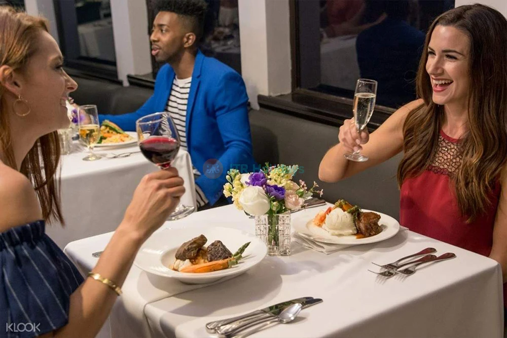 NYC Buffet Cruise – Brunch, Lunch or Dinner on the River - JTR Holidays