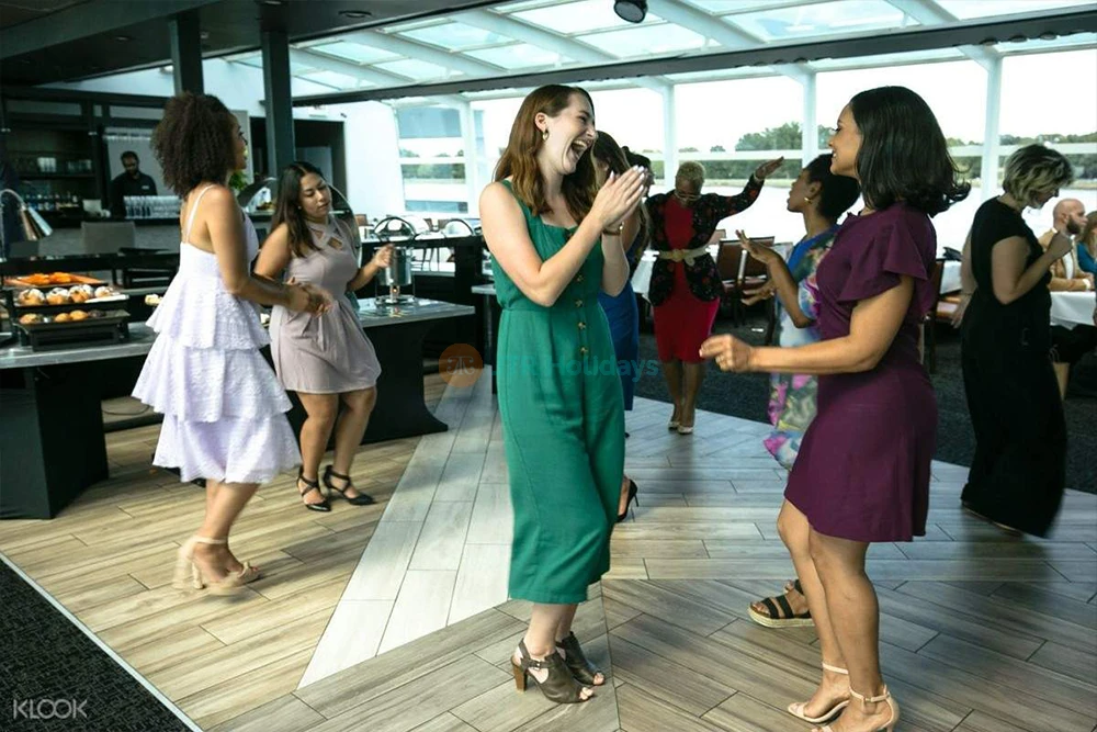 NYC Buffet Cruise – Brunch, Lunch or Dinner on the River - JTR Holidays