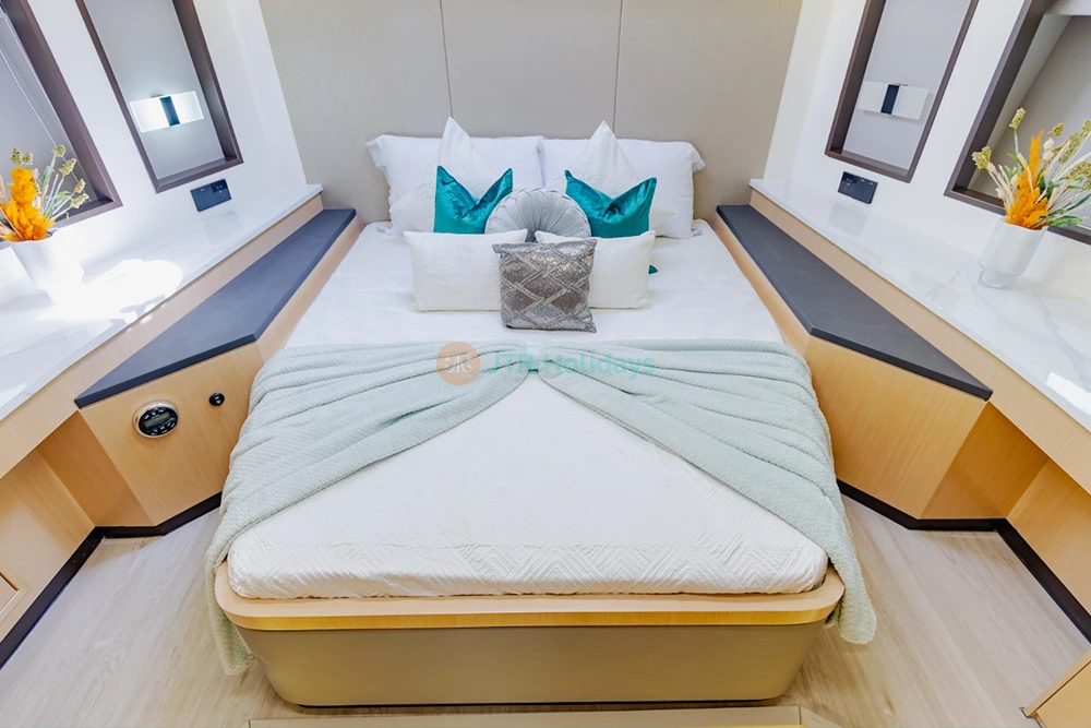 Gala Yacht Rental Dubai – 62 FT Luxury Private Cruise - JTR Holidays