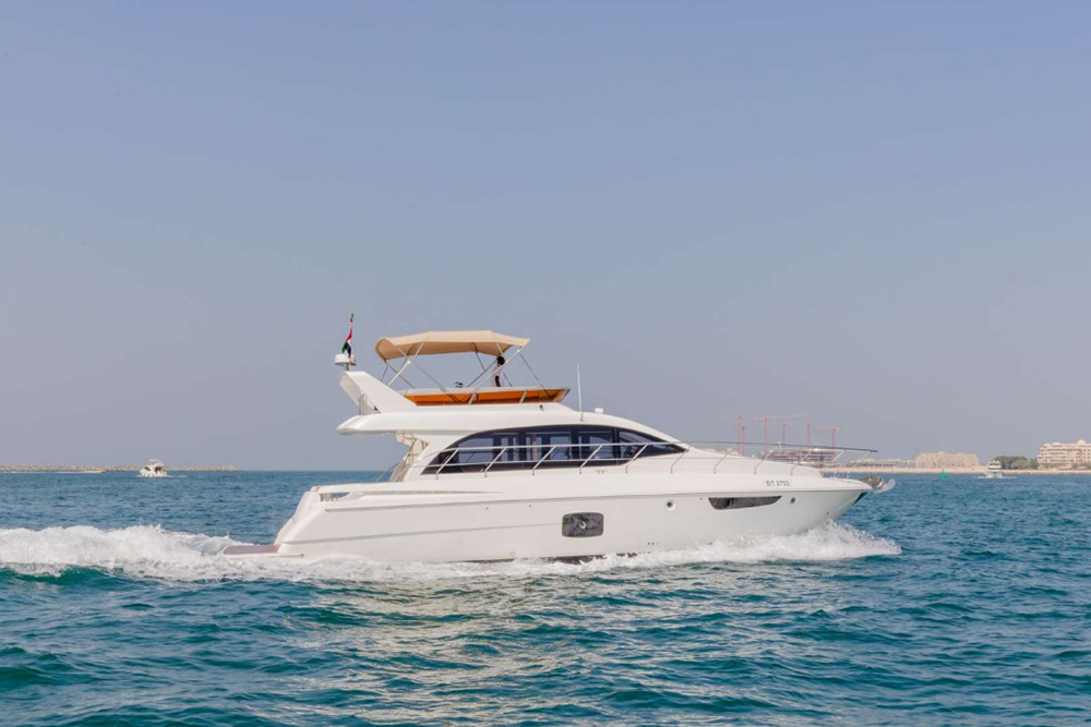 フィン ヨットレンタル ドバイ - 52 フィート - Image 1 of 7