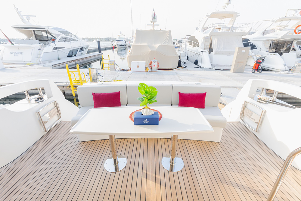 フィン ヨットレンタル ドバイ - 52 フィート - Image 3 of 7