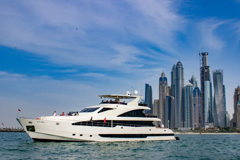 Super Yacht Experience in Dubai - Image 4 of 5
