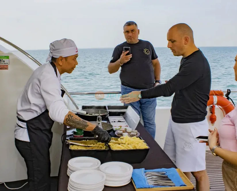 Luxury Super Yacht Experience in Dubai | Private Yacht Cruise & VIP Service-JTR Holidays - Image 5 of 5