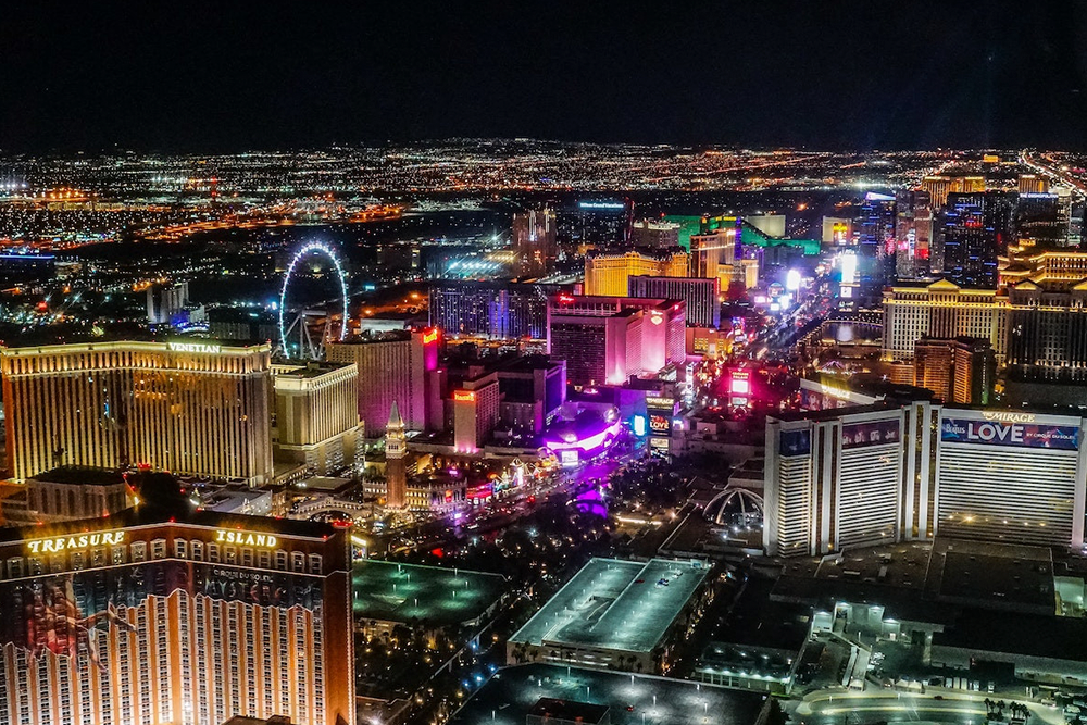 Las Vegas Strip Helicopter Night Flight - Image 7 of 9