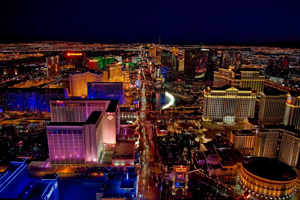 Vegas Night Helicopter Ride – Strip Views - JTR Holidays - Image 8 of 9