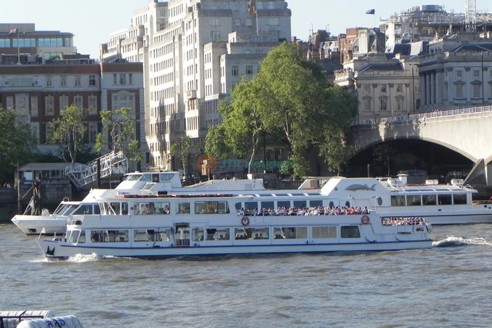 Evening Cruise on the River Thames - Image 9 of 11