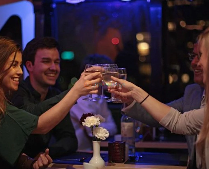 Luxury Dinner Cruise on the River Thames – Unforgettable London Night Out - JTR Holidays - Image 5 of 5