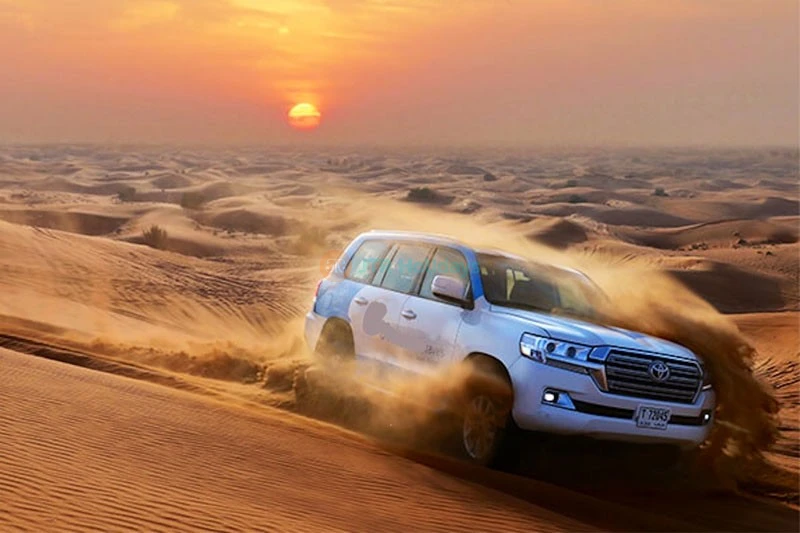 Premium Red Dunes, Camel Safari & Buffet con 3 Cucine al Campo Al Khayma