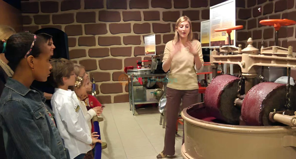 Chocolate Kingdom Ticket and Tour in Orlando | Interactive Chocolate Experience - JTR Holidays - Image 1 of 5