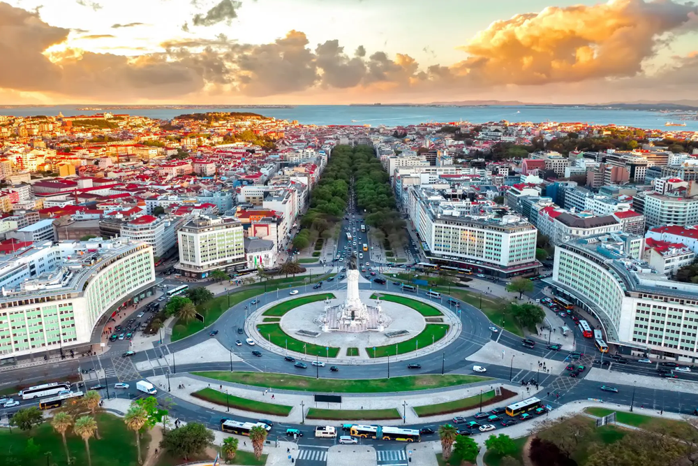 Descubre el Encanto de Lisboa, Madrid y Barcelona - Image 1 of 13