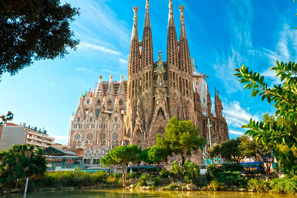 Descubre el Encanto de Lisboa, Madrid y Barcelona - Image 8 of 13