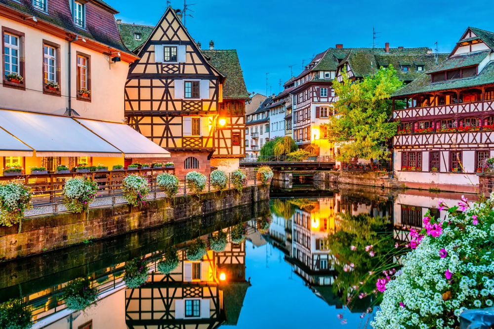 جولة أوروبية مبهرة – 6 ليالٍ و7 أيام | اكتشف أفضل المدن الأوروبية - جي تي آر هوليديز - Image 3 of 14