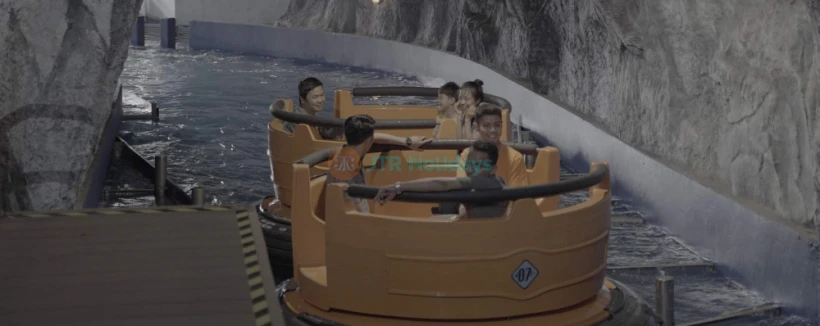 Billet Trans Studio Bali - Découvrez le parc d'attractions couvert Trans Studio Bali à Kuta. Réservez des billets coupe-file pour un divertissement non stop sur des attractions de classe mondiale, des montagnes russes sur le toit et des expériences de parapente virtuel. Profitez d'attractions adaptées aux familles, de spectacles en direct et d'un accès pratique aux restaurants et aux boutiques du Trans Studio Bali Mall. Réservez dès aujourd'hui votre aventure au Trans Studio Bali. Billet Trans Studio Bali - Image 3 sur 5