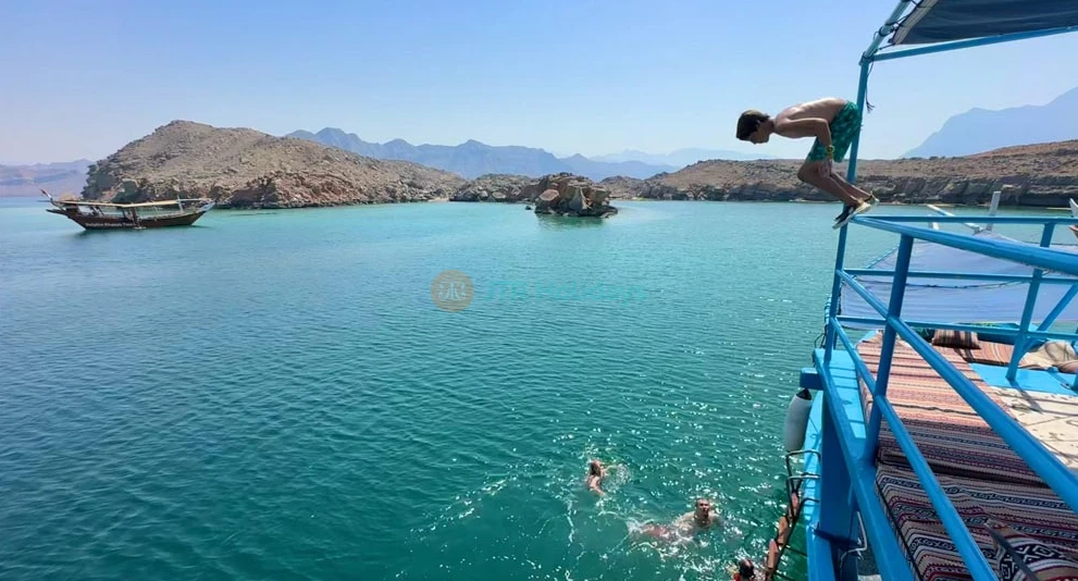 ムサンダム ステイケーション – ダウクルーズとヨットでの一泊滞在 - JTRホリデーズ - 画像 1 の 5