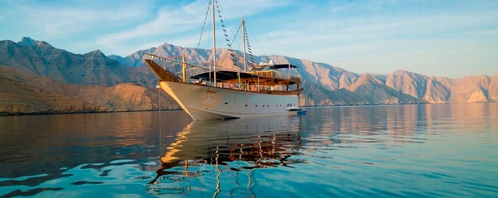 ムサンダム ステイケーション – ダウクルーズとヨットでの一泊滞在 - JTRホリデーズ - 画像 3 の 5