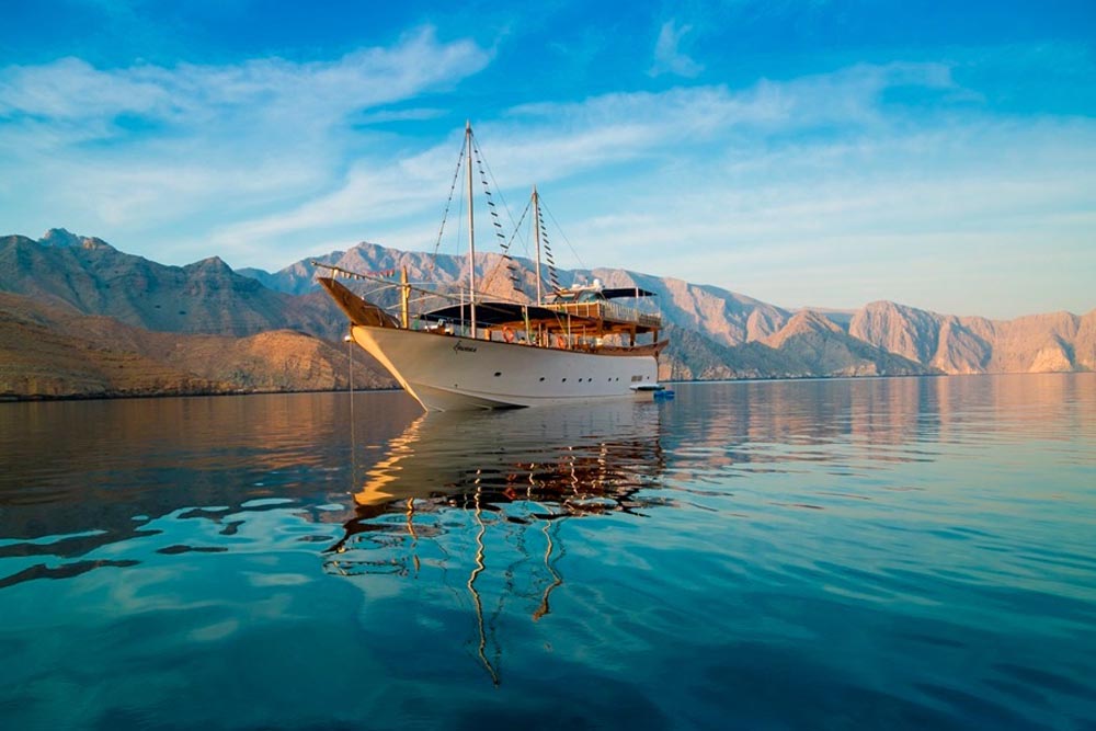 ムサンダム ステイケーション – ダウクルーズとヨットでの一泊滞在 - JTRホリデーズ - Image 3 of 8