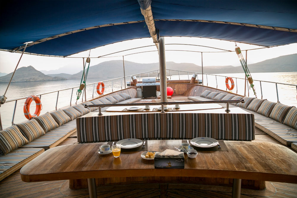 ムサンダム ステイケーション – ダウクルーズとヨットでの一泊滞在 - JTRホリデーズ - Image 6 of 8