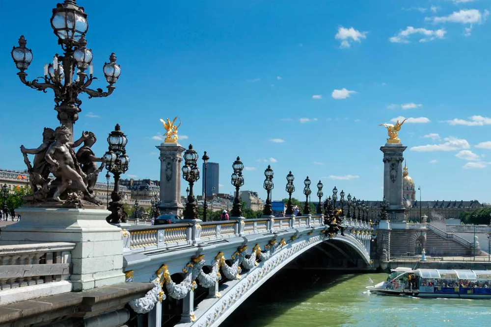 جولة الروح الفرنسية والسويسرية – 7 ليالي و8 أيام | باقة من باريس إلى سويسرا - جي تي آر هوليديز - صورة 4 من 5