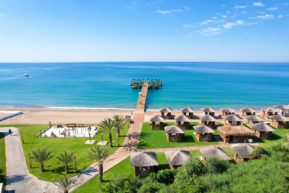 إقامة محلية في ريكسوس بريميوم بيليك مع دخول مجاني إلى أرض الأساطير | عطلة فاخرة شاملة كليًا في تركيا - Image 1 of 7