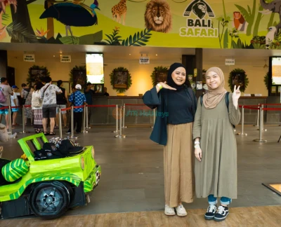 Billet pour le Parc Safari de Bali - Découvrez le Parc Safari de Bali, la principale destination animalière de Gianyar proposant des safaris guidés, des rencontres avec les éléphants et l'observation des dragons de Komodo. Explorez l'aquarium d'eau douce, assistez aux spectacles quotidiens d'animaux et vivez le palpitant Safari Nocturne en tram. Réservez votre billet coupe-file pour le Parc Safari de Bali dès aujourd'hui. Billet pour le Parc Safari de Bali - Image 5 sur 5