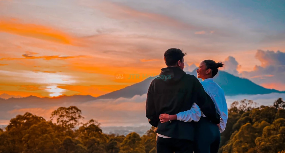 Экскурсия на джипе 4WD на гору Батур на Бали - Изображение 1 из 5