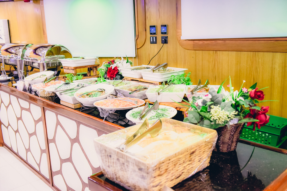 Dubai Marina Mega Yacht Dinner Cruise - Image 4 of 14