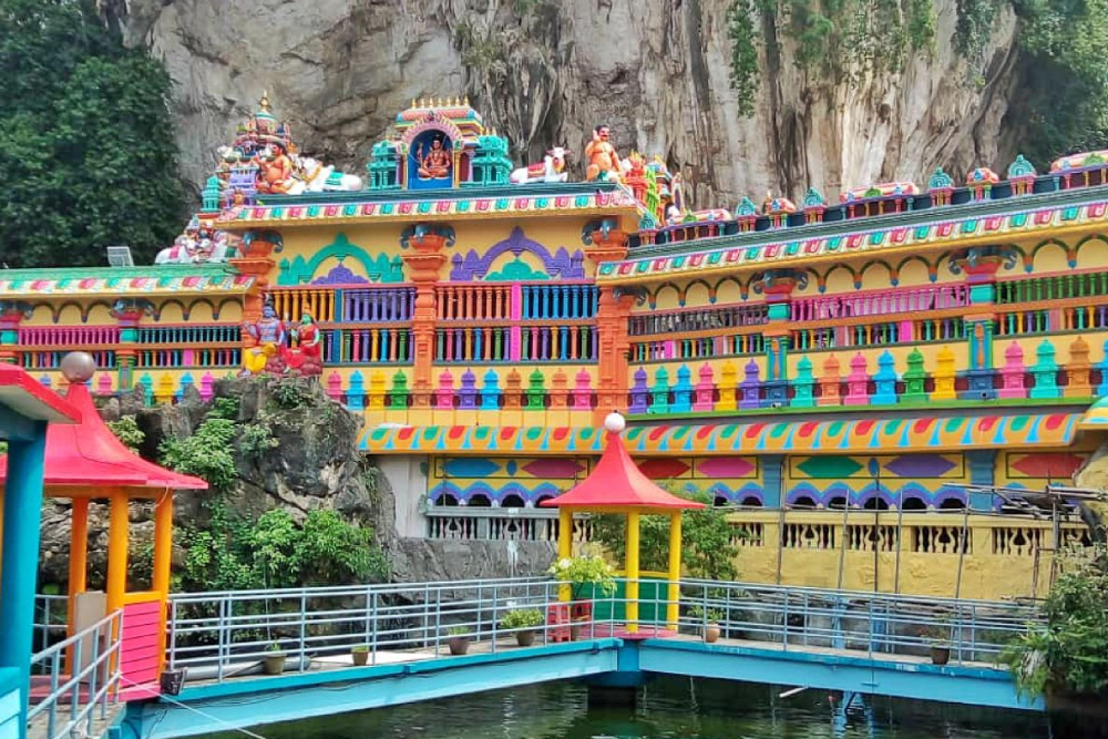 Batu Caves and Kuala Lumpur Countryside Tour - Image 3 of 5