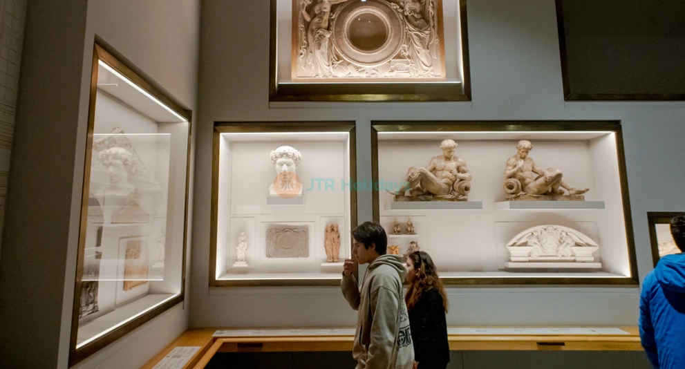 Louvre Museum Ticket in Paris – Book Online & Skip the Line - JTR Holidays - Image 1 of 5