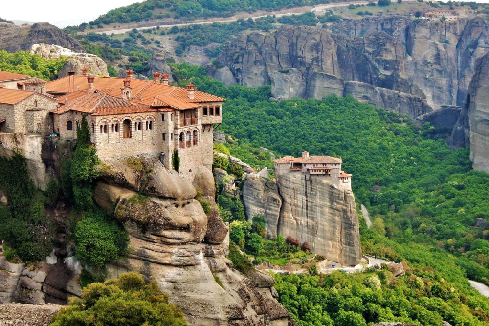 Meteora 1 Day Tour From Athens With Optional Lunch By Bus - Image 4 of 5