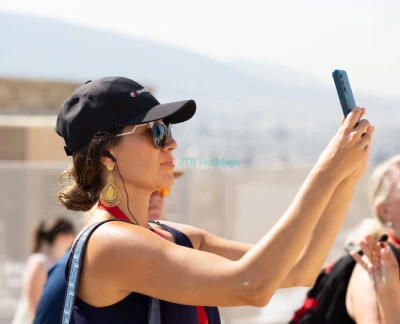 Early Access to the Acropolis and Parthenon Walking Tour - Skip the line early access Acropolis & Parthenon walking tour in Athens. Pre-opening, small group guided exploration of ancient Greek history at UNESCO World Heritage sites, with expert commentary, panoramic city views, and prime photo opportunities. Early Access to the Acropolis and Parthenon Walking Tour - Image 2 of 5