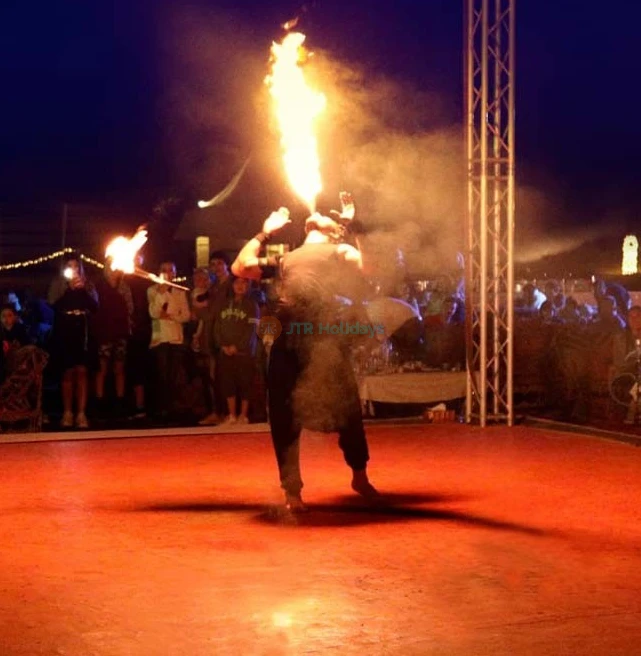 VIP Desert Safari Dubai - Best Luxury Safari in Dubai - Caravan Safari - JTR Holidays - Image 9 of 12