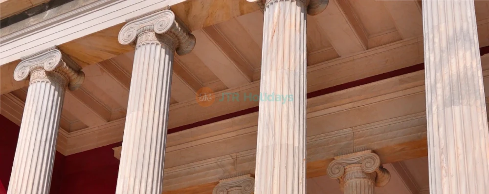 Museo Nacional de Arqueología - Image 4 of 6