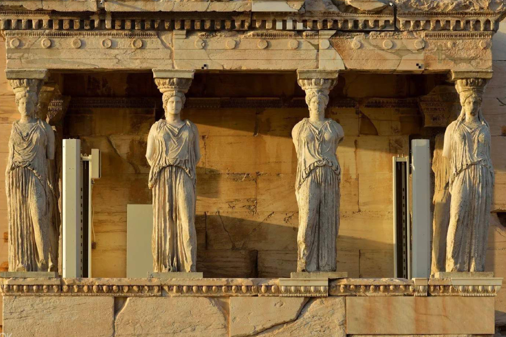 Tour Guiado por la Tarde a la Acrópolis de Atenas y el Partenón - Evite las colas en el tour guiado a pie por la tarde de la Acrópolis de Atenas con un guía experto. Descubra el Partenón, los Propileos, el Erecteion y el Templo de Atenea Niké, disfrute de vistas panorámicas de Atenas, conocimientos sobre historia antigua y comentarios en grupo pequeño para una experiencia inolvidable de turismo a última hora de la tarde. Tour Guiado por la Tarde a la Acrópolis de Atenas y el Partenón - Imagen 2 de 5