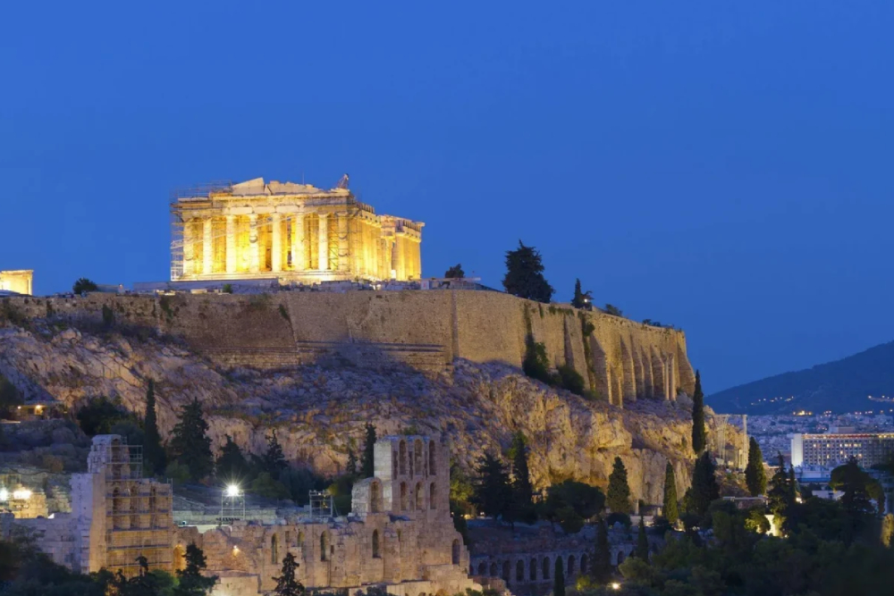 Acropolis & Parthenon Afternoon Guided Tour - Skip the line Acropolis of Athens afternoon walking tour with expert guide. Discover the Parthenon, Propylaea, Erechtheion & Temple of Athena Nike, enjoy panoramic Athens views, ancient history insights, and small group commentary for an unforgettable late afternoon sightseeing experience. Acropolis & Parthenon Afternoon Guided Tour - Image 4 of 5