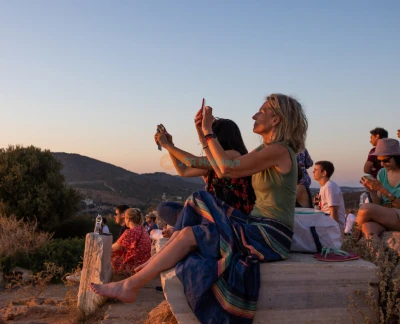 Temple of Poseidon in Cape Sounion Sunset Tour from Athens - Experience a magical sunset tour from Athens to Cape Sounion’s 5th-century BC Temple of Poseidon. Enjoy expert guide commentary, spot Lord Byron’s graffiti, and capture panoramic Aegean Sea views with round-trip coach transport. Temple of Poseidon in Cape Sounion Sunset Tour from Athens - Image 5 of 5