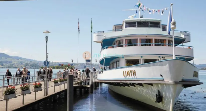 Visite en bus touristique de Zurich avec croisière sur le lac - Image 1 of 7