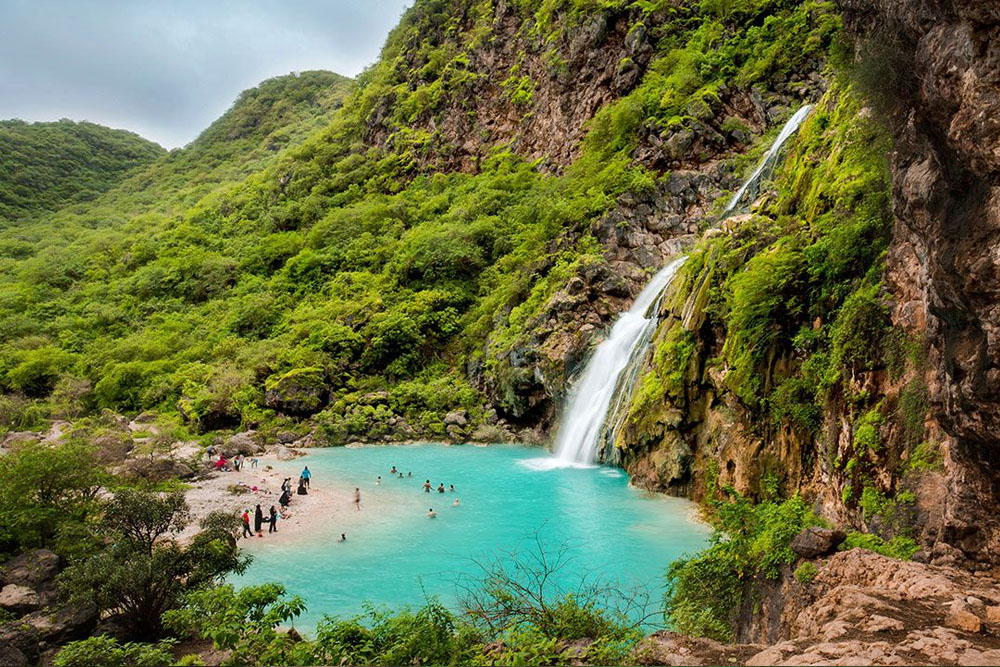 عطلة خريف صلالة 2025 من دبي بالحافلة – جي تي آر هوليديز - Image 2 of 11