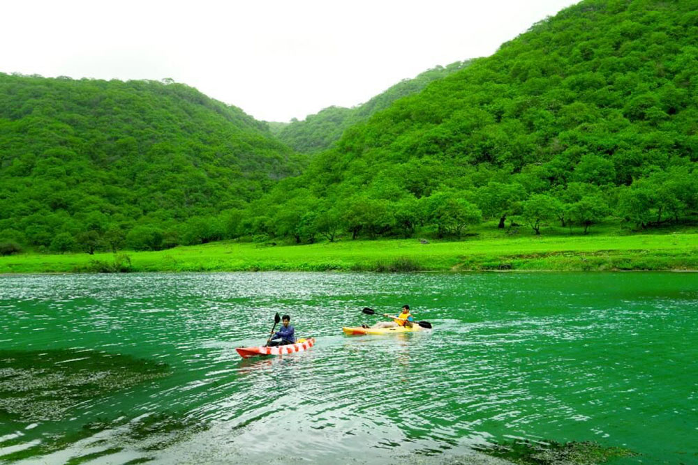 Salalah Khareef Kurzurlaub 2025 von Dubai mit dem Bus – JTR Holidays - Entfliehen Sie der Hitze und erleben Sie die üppige Khareef-Saison in Salalah mit dieser 5-tägigen All-inclusive-Reise von Dubai im klimatisierten Reisebus. Inklusive Visum, Hotelaufenthalt, Mahlzeiten und geführten Besichtigungen. Buchen Sie jetzt Ihr nebliges Monsun-Abenteuer mit JTR Holidays! Salalah Khareef Kurzurlaub 2025 von Dubai mit dem Bus – JTR Holidays - Bild 3 von 5