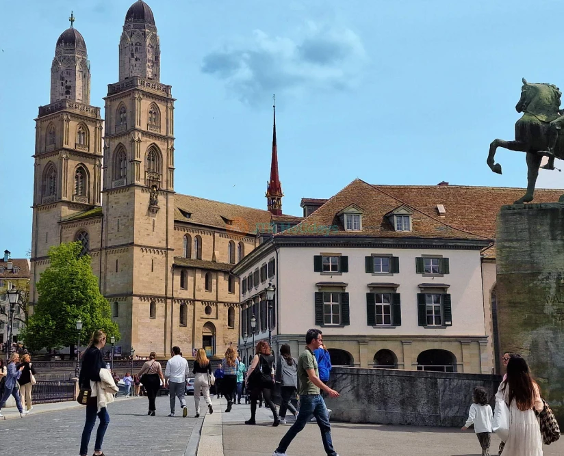 Billet pour la visite touristique en bus de Zurich avec promenade guidée dans la vieille ville - Image 2 of 9